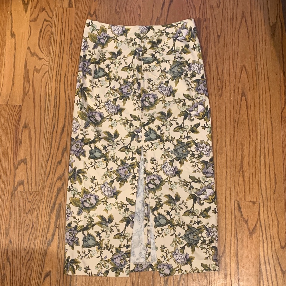 LOFT Cream Floral Pencil Skirt Size 6 NWT